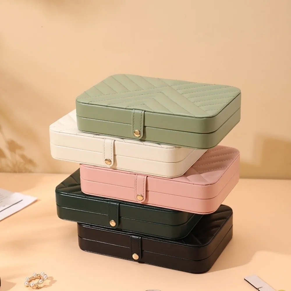 Большая шкатулка для хранения украшений из ПУ, изысканный демонстрационный футляр для ювелирных изделий, пылезащитный, удобный кейс для хранения ожерелий
Большая шкатулка для хранения украшений из ПУ, изысканный демонстрационный футляр для ювелирных изделий, пылезащитный, удобный кейс для хранения ожерелий