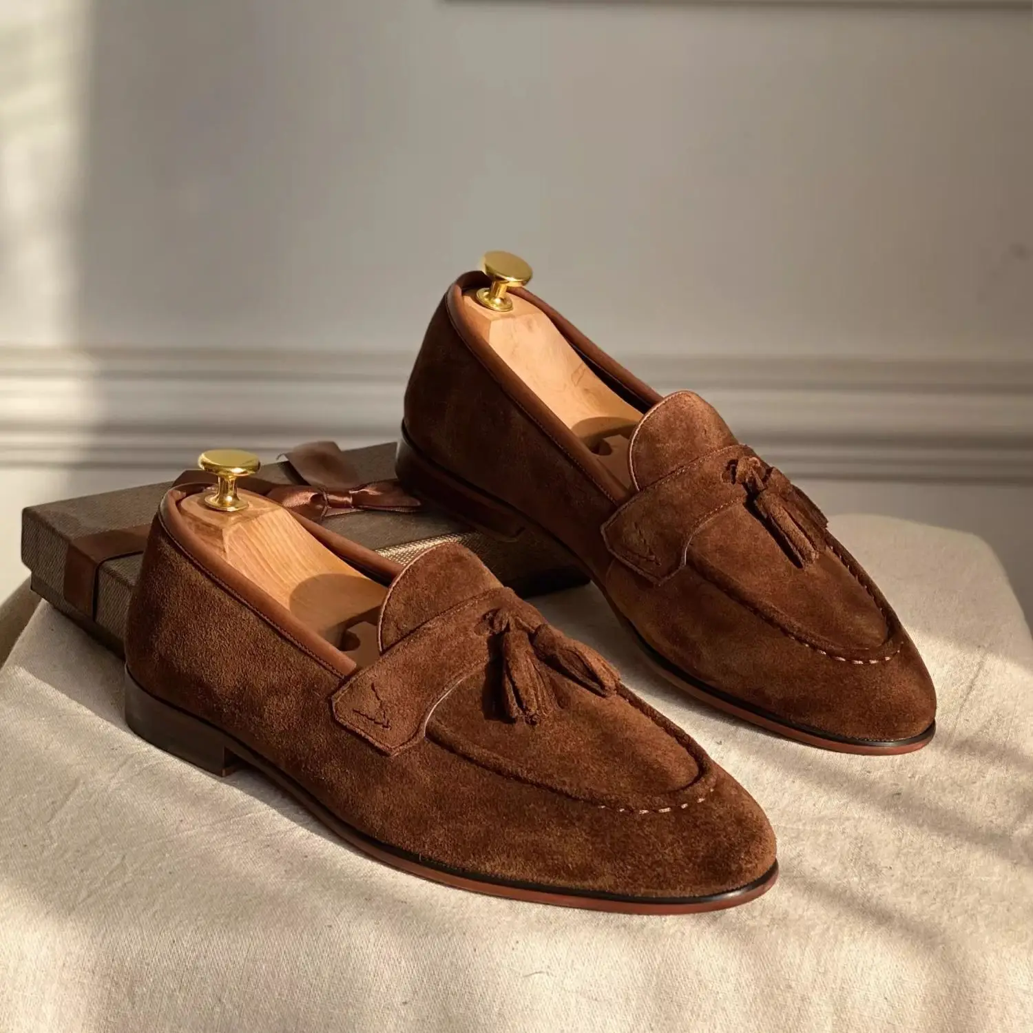 Летние мужские лоферы без шнуровки Briti Sle Tassel Leather oes для молодых поездок на работу, повседневные туфли на низком каблуке с круглым носком, резиновые Bot oes
Летние мужские лоферы без шнуровки Briti Sle Tassel Leather oes для молодых поездок на работу, повседневные туфли на низком каблуке с круглым носком, резиновые Bot oes