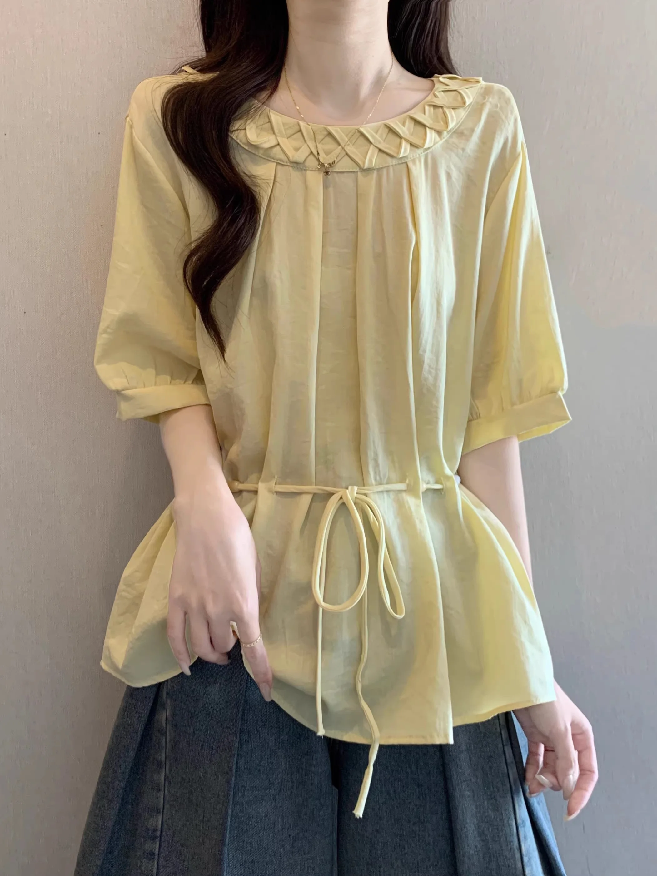 Chic Yellow Short Sleeve Shirt Women's Summer New plus Size Beaded Waist Cinched Top Korean Style Commute Wind Loose Fit
Chic Yellow Short Sleeve Shirt Women's Summer New plus Size Beaded Waist Cinched Top Korean Style Commute Wind Loose Fit