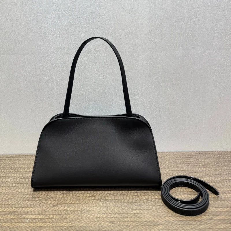Women's Minimalist Shoulder Crossbody Handbag with Hidden Magnetic Buckle and All Steel Hardware Saddle Leather
Women's Minimalist Shoulder Crossbody Handbag with Hidden Magnetic Buckle and All Steel Hardware Saddle Leather