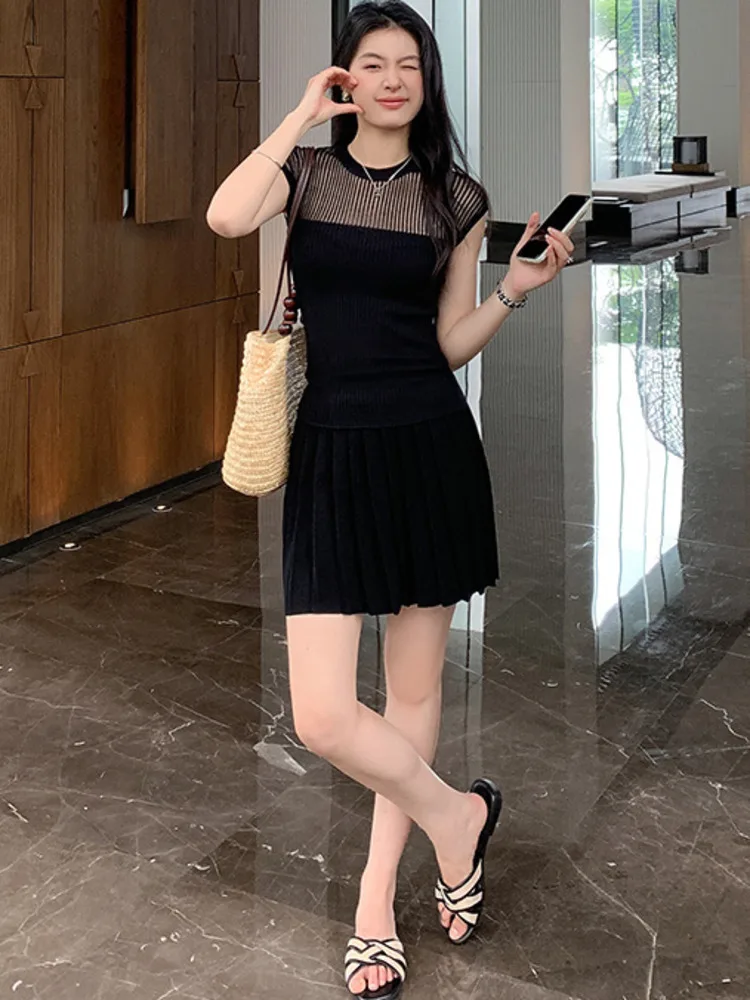 2025 new in matching sets Hollow out Knitted Shirt Women Temperament Slim Tops+ pleated Short Skirt 2 piece sets woman outfit
2025 new in matching sets Hollow out Knitted Shirt Women Temperament Slim Tops+ pleated Short Skirt 2 piece sets woman outfit