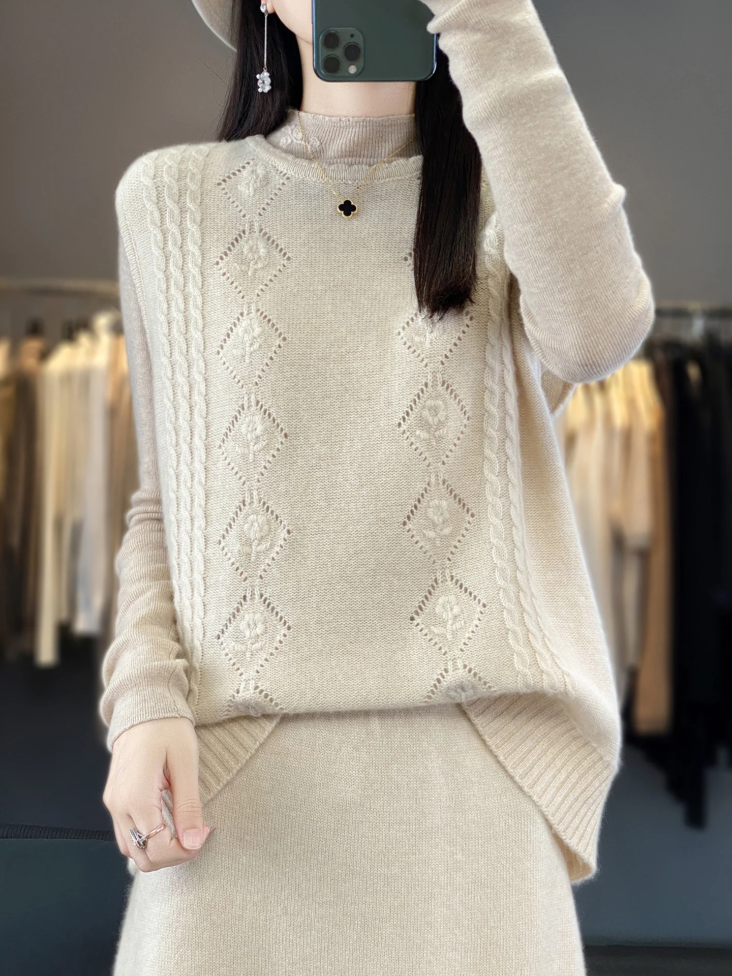 00% Pure Wool Knitted Sweater Women's round Ne Svel Vest Loose Faionable Outerwear Comfortable Soft Warm Daily Wear
00% Pure Wool Knitted Sweater Women's round Ne Svel Vest Loose Faionable Outerwear Comfortable Soft Warm Daily Wear