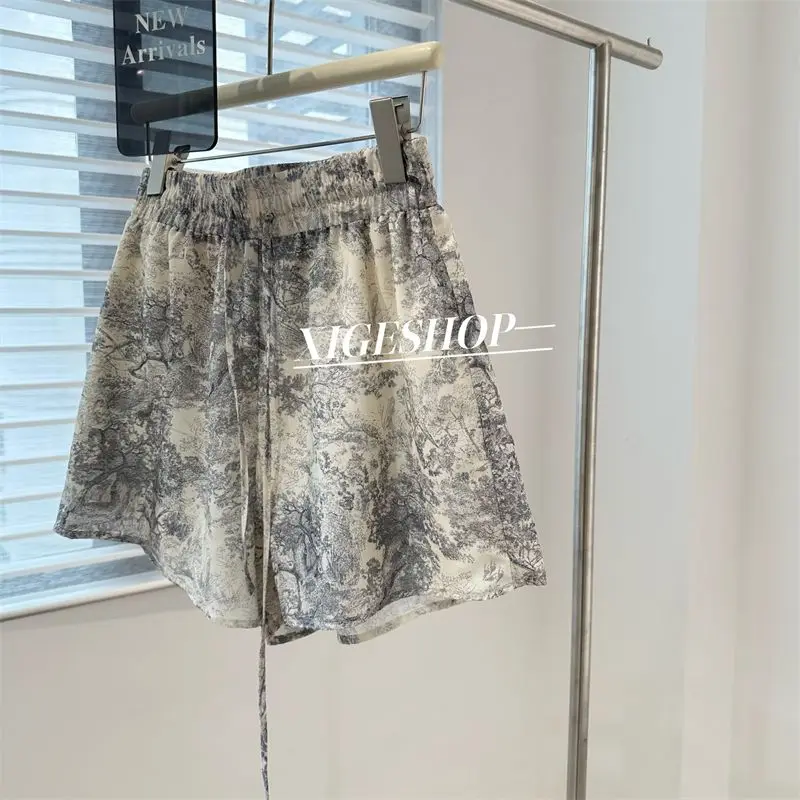 Korejepo Women Casual Shorts Chinese Style Ink Print Casual Sports Wide Leg Women Summer New Slimming Straight Leg Hot Shorts
Korejepo Women Casual Shorts Chinese Style Ink Print Casual Sports Wide Leg Women Summer New Slimming Straight Leg Hot Shorts