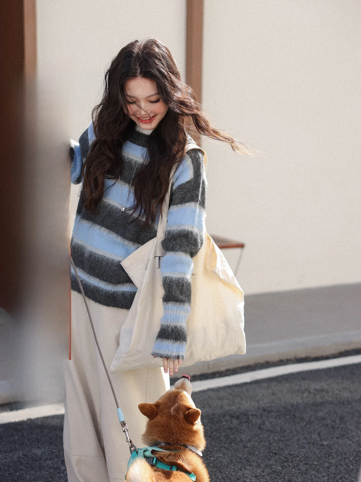 Женский утепленный шерстяной свитер в полоску с круглым вырезом, в корейском стиле, новинка, теплый, с длинными рукавами, для зимы
Женский утепленный шерстяной свитер в полоску с круглым вырезом, в корейском стиле, новинка, теплый, с длинными рукавами, для зимы