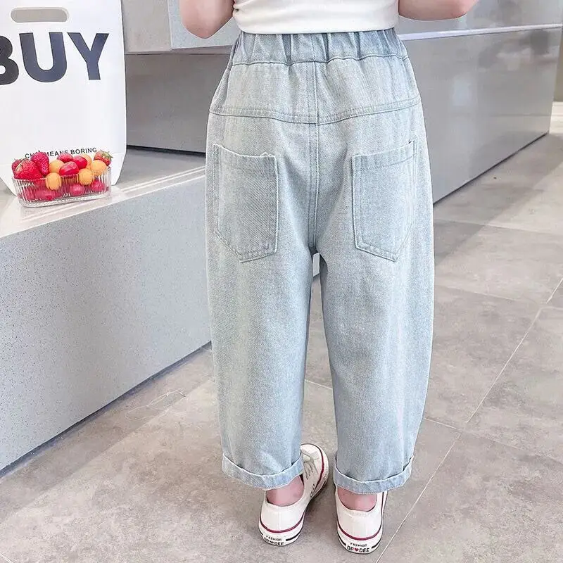 Лето 202, новые детские повседневные брюки с рваными дырками в стиле граффити, тонкий дизайн для мальчиков и девочек, летние детские штаны, джинсы для девочек
Лето 202, новые детские повседневные брюки с рваными дырками в стиле граффити, тонкий дизайн для мальчиков и девочек, летние детские штаны, джинсы для девочек