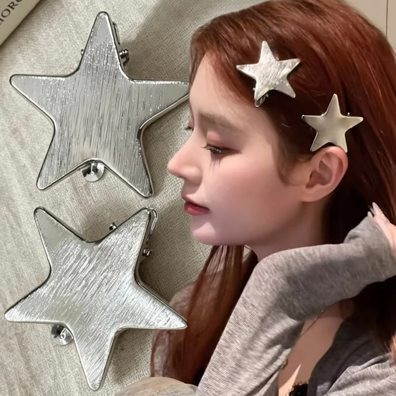 2pcs Y2K Silver Star Hairpin for Women Girls Korean Sweet and Cool Metal Hair Clip Forehead Bangs Side Clip Headwear Accessories
2pcs Y2K Silver Star Hairpin for Women Girls Korean Sweet and Cool Metal Hair Clip Forehead Bangs Side Clip Headwear Accessories