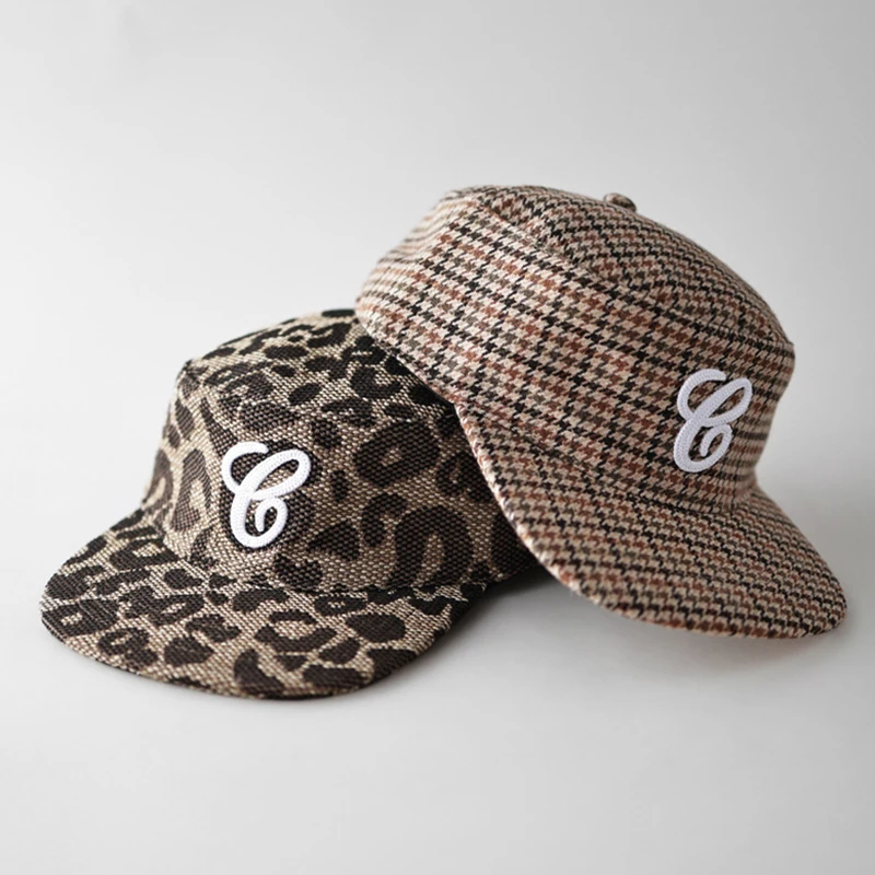 Retro Flat Top Embroidered Letter Hats Casual Versatile Duckbill Leopard Print Flat Brim Baseball Cap for Women And Men 
Retro Flat Top Embroidered Letter Hats Casual Versatile Duckbill Leopard Print Flat Brim Baseball Cap for Women And Men