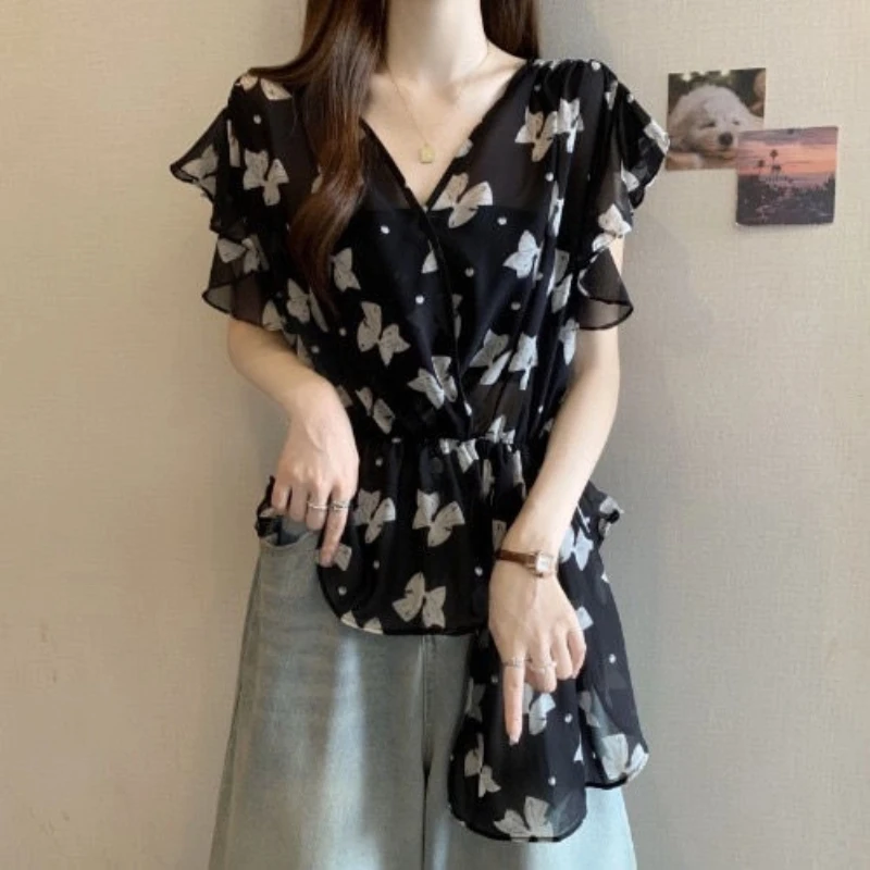 Asymmetrical Printing Thin Korean Blouse Summer New Short Sleeve Ruffles Chiffon Fashion Shirt Tops Trend Casual Women Clothing
Asymmetrical Printing Thin Korean Blouse Summer New Short Sleeve Ruffles Chiffon Fashion Shirt Tops Trend Casual Women Clothing
