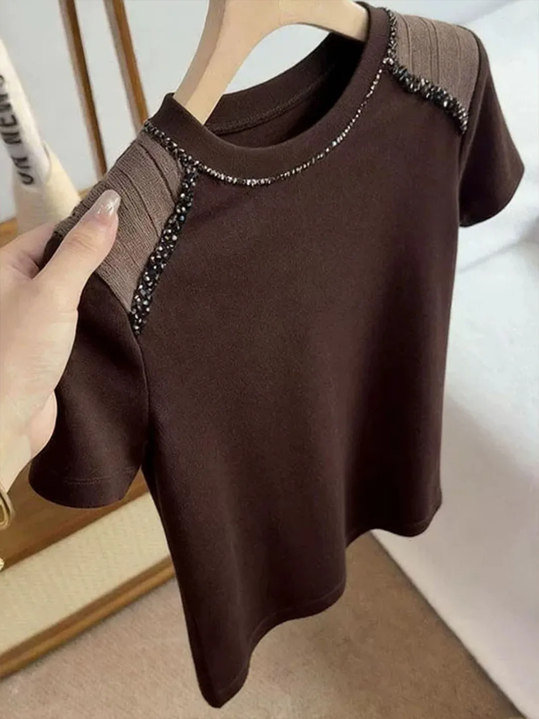 Stylish Retro Short Sleeve T-Shirt Women's Fashionable Top Design Sensation Summer Clothing Korean Style Straight Cut Basic
Stylish Retro Short Sleeve T-Shirt Women's Fashionable Top Design Sensation Summer Clothing Korean Style Straight Cut Basic