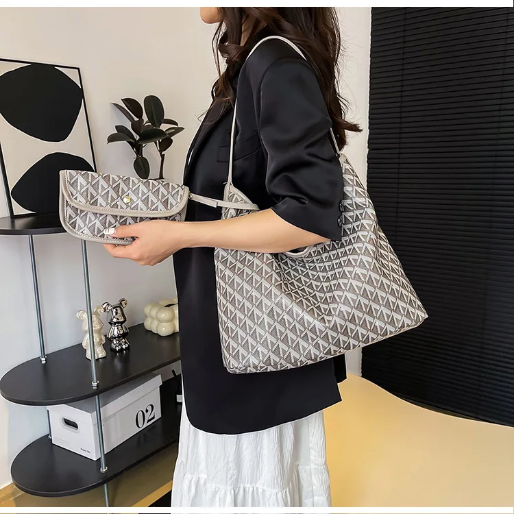 2025 French Style Shoulder Bag - Elegant Tote with Prints, Chic Underarm Purse for Women, Versatile Boho Crossbody Shopping Bag
2025 French Style Shoulder Bag - Elegant Tote with Prints, Chic Underarm Purse for Women, Versatile Boho Crossbody Shopping Bag