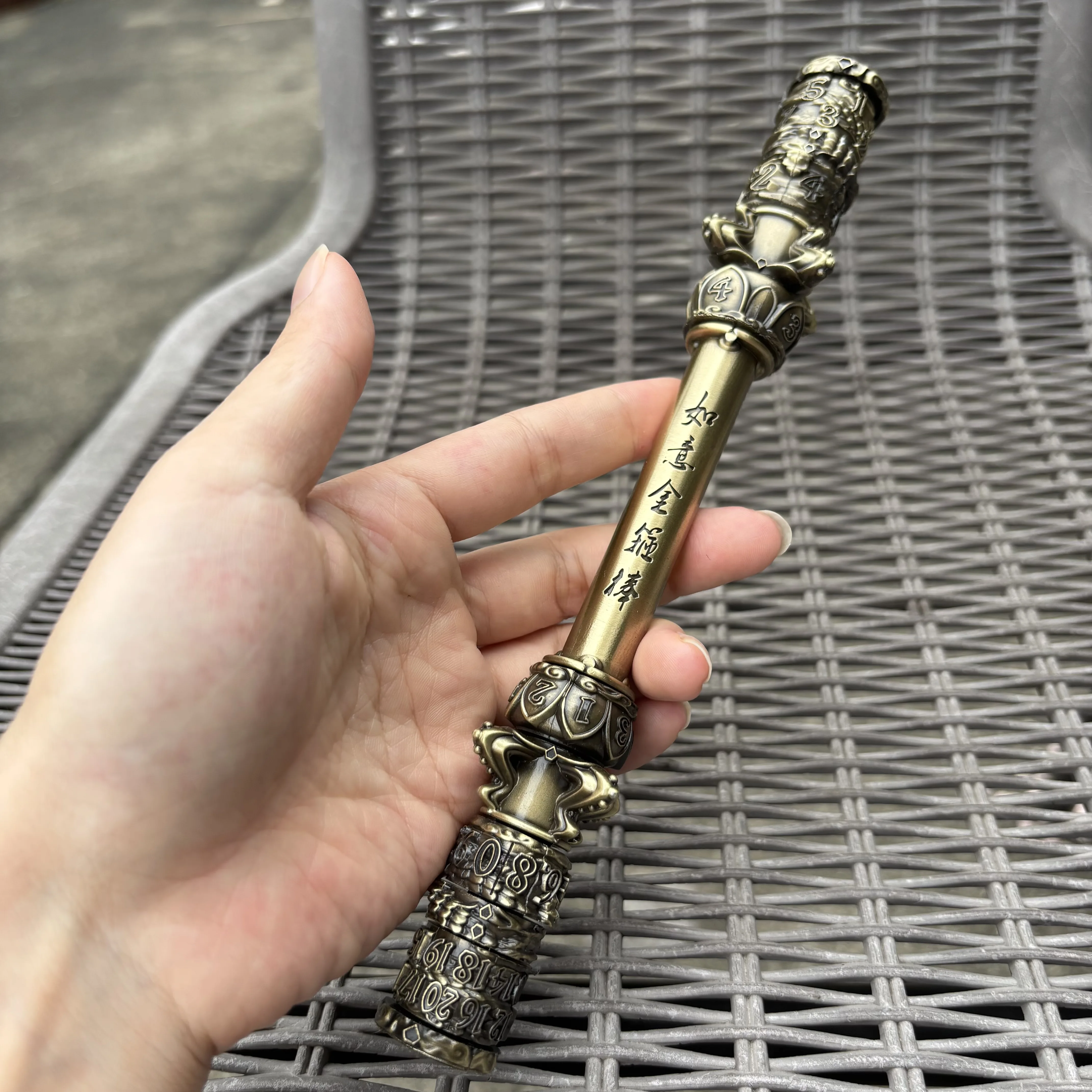 Золотой Cudgel EDC Золотой обруч, спиннер для снятия стресса для взрослых, подарки, металлическая игрушка на палец
Золотой Cudgel EDC Золотой обруч, спиннер для снятия стресса для взрослых, подарки, металлическая игрушка на палец
