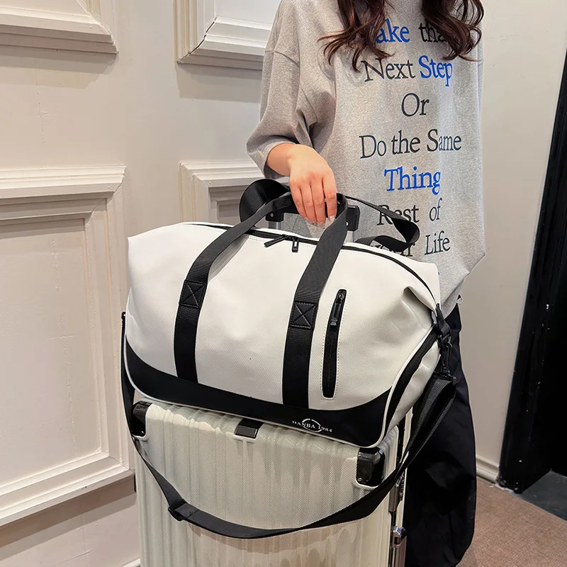 1pcs Large Capacity Gym Bag with Wet & Dry Separation Yoga Sports Duffle Bag Outdoor Short Trip Travel Luggage Handbag
1pcs Large Capacity Gym Bag with Wet & Dry Separation Yoga Sports Duffle Bag Outdoor Short Trip Travel Luggage Handbag