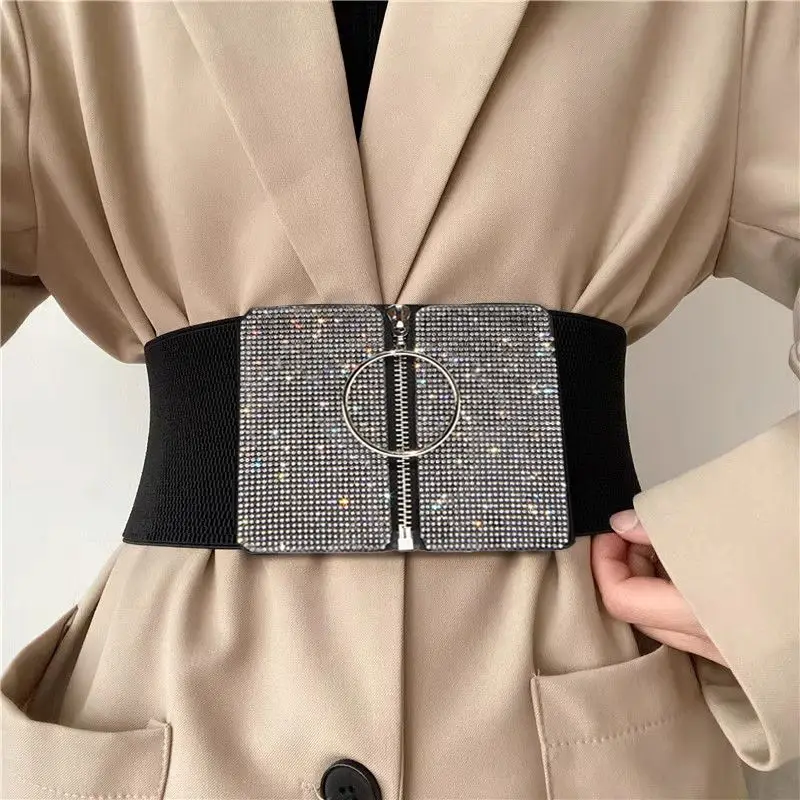 Эластичный пояс со стразами, женское эластичное украшение для пальто, платья, куртки, широкий пояс, корсет, модный аксессуар
Эластичный пояс со стразами, женское эластичное украшение для пальто, платья, куртки, широкий пояс, корсет, модный аксессуар