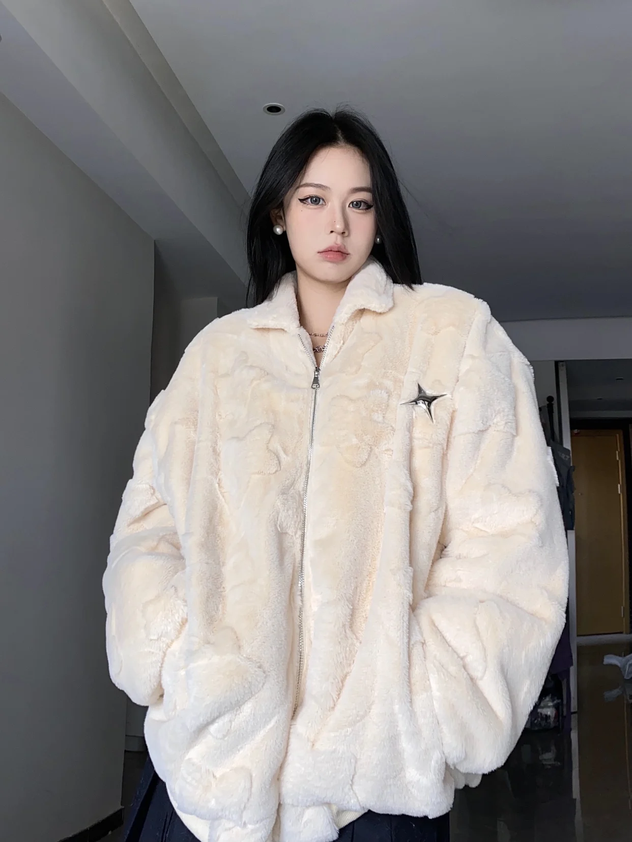 BabyStudios Thiened Winter Outersoft Plu Starry Fem Jaet Нежный пушистый хлопковый топ с межкой подкладкой для женщин
BabyStudios Thiened Winter Outersoft Plu Starry Fem Jaet Нежный пушистый хлопковый топ с межкой подкладкой для женщин