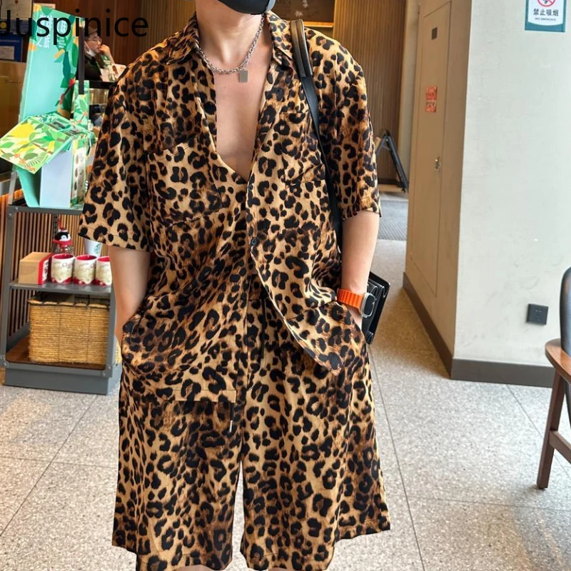 Summer Leopard Printed Short-sleeved Shirt Shorts Set Fashionable Loose Casual High Street Personalized Tops Five-point Trousers
Summer Leopard Printed Short-sleeved Shirt Shorts Set Fashionable Loose Casual High Street Personalized Tops Five-point Trousers