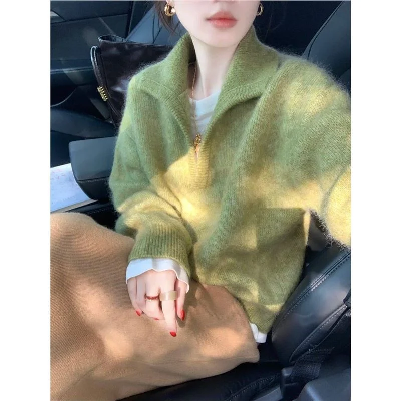 Green Thickened Knitted Sweater Loose Fit Collar Style Autumn Winter Women's Fashion Casual Cashmere like Feel Polyester Fiber
Green Thickened Knitted Sweater Loose Fit Collar Style Autumn Winter Women's Fashion Casual Cashmere like Feel Polyester Fiber