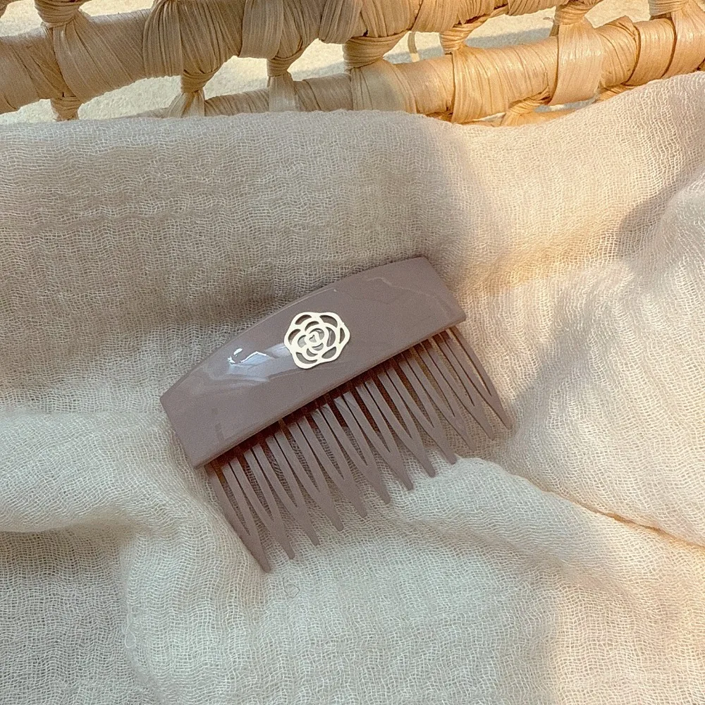 Sweet Teeth Hair Comb Hairpin Fixed Combs Barrettes Flower Side Clip Korean Style Headwear Styling Tool Camellia Hair Clip Girl
Sweet Teeth Hair Comb Hairpin Fixed Combs Barrettes Flower Side Clip Korean Style Headwear Styling Tool Camellia Hair Clip Girl