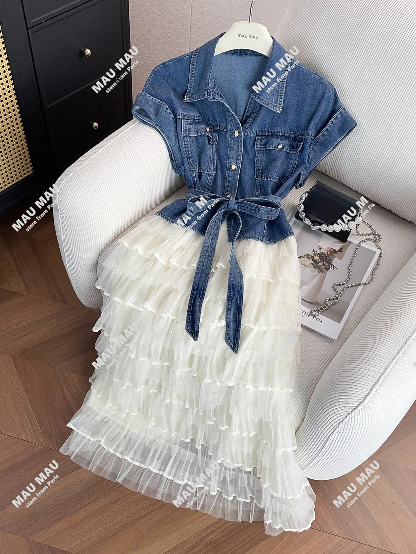 Elegant Long Denim Gown with Waist-Cinching Belt Soft Style Summer Fashion Women's Dress High Waist A-Line Skirt Short Sleeve
Elegant Long Denim Gown with Waist-Cinching Belt Soft Style Summer Fashion Women's Dress High Waist A-Line Skirt Short Sleeve