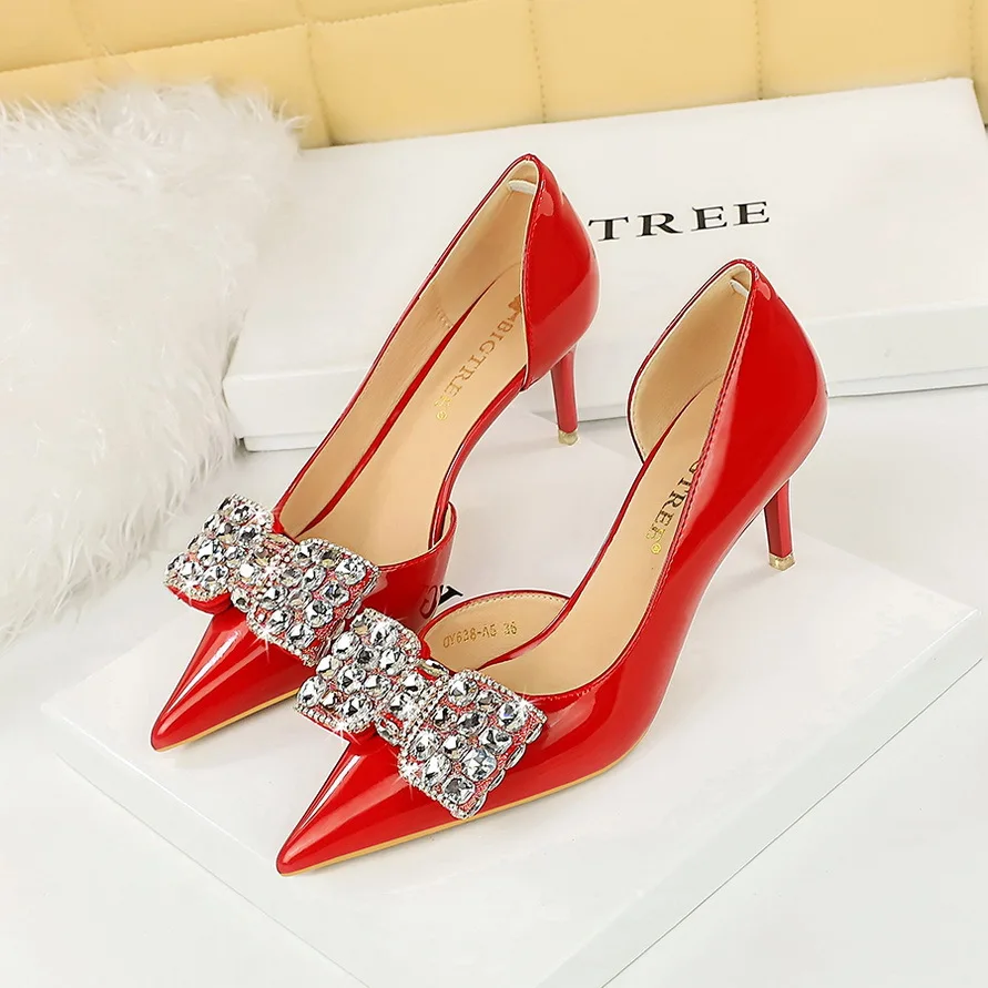 Banquet Women's High Heels Shoes Sexy Shallow Mouth Pointed Toe Side Hollow Rhinestone Bow Stiletto Heel Single Shoes for Ladies
Banquet Women's High Heels Shoes Sexy Shallow Mouth Pointed Toe Side Hollow Rhinestone Bow Stiletto Heel Single Shoes for Ladies