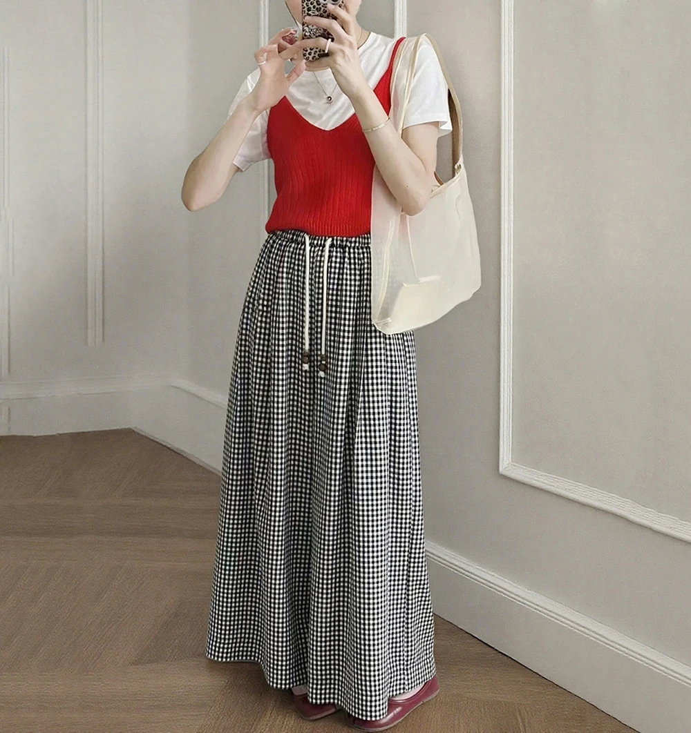 Корейские черно-белые клетчатые женские широкие брюки с эластичной резинкой на талии и шнурком из бисера, повседневные универсальные весенне-летние модные свободные брюки
Корейские черно-белые клетчатые женские широкие брюки с эластичной резинкой на талии и шнурком из бисера, повседневные универсальные весенне-летние модные свободные брюки