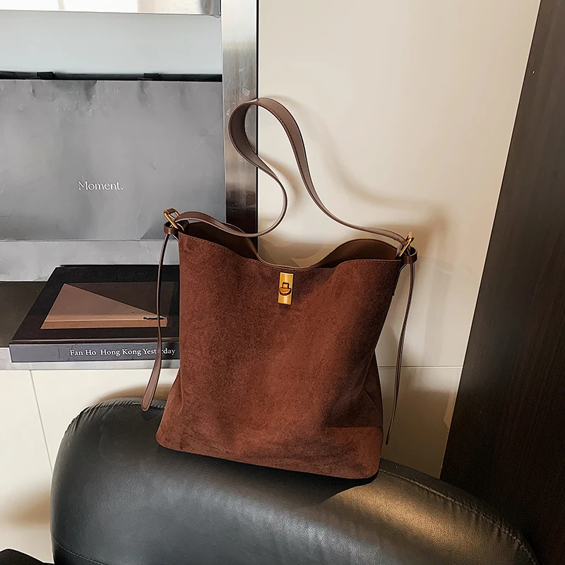 Vintage Fashionable Crossbody Handbag With Trendy Letter Logo Design Minimalist Simple Casual Bag
Vintage Fashionable Crossbody Handbag With Trendy Letter Logo Design Minimalist Simple Casual Bag