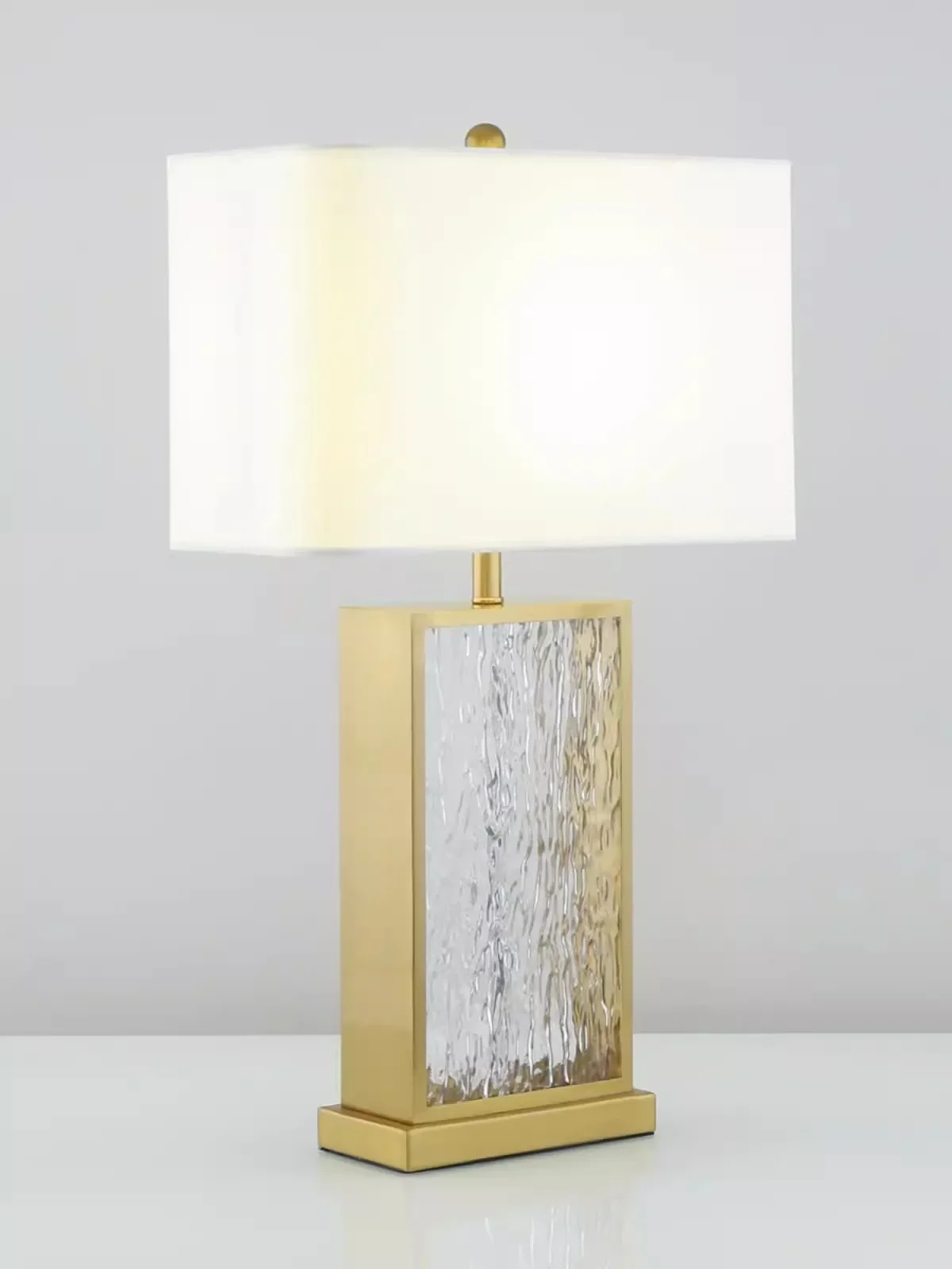 Luxury desk lamp, bedside lamp, creative art, personalized living room, study, warm bedroom, bedside table, desk lamp
Luxury desk lamp, bedside lamp, creative art, personalized living room, study, warm bedroom, bedside table, desk lamp