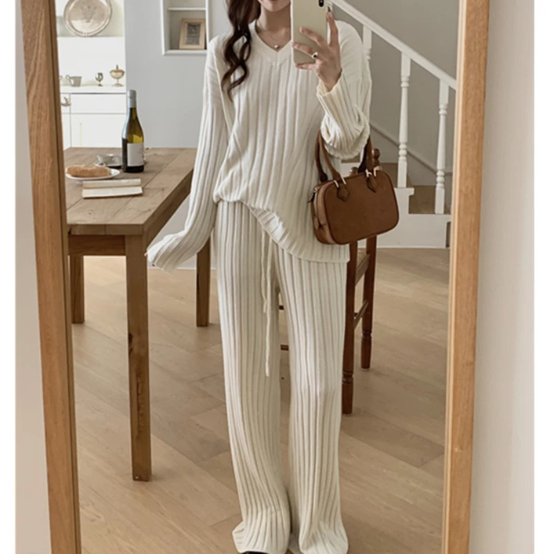 Elegant Loose V-neck Striped Knitwear Set Casual Knit Long Sleeves Pullover Sweater and High Waist Straight Pants Two-piece Suit
Elegant Loose V-neck Striped Knitwear Set Casual Knit Long Sleeves Pullover Sweater and High Waist Straight Pants Two-piece Suit