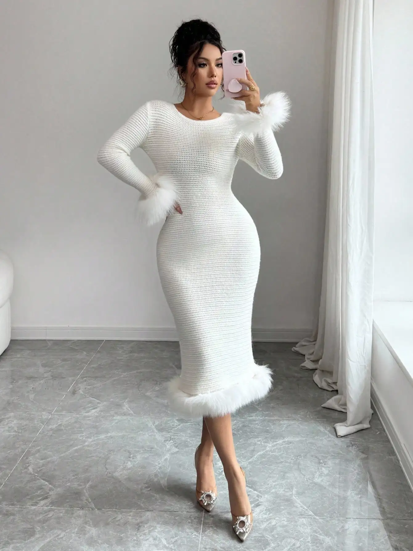 Женское белое трикотажное платье-миди с отделкой из искусственного меха, облегающее платье-свитер с длинными рукавами для вечеринок и торжественных мероприятий
Женское белое трикотажное платье-миди с отделкой из искусственного меха, облегающее платье-свитер с длинными рукавами для вечеринок и торжественных мероприятий