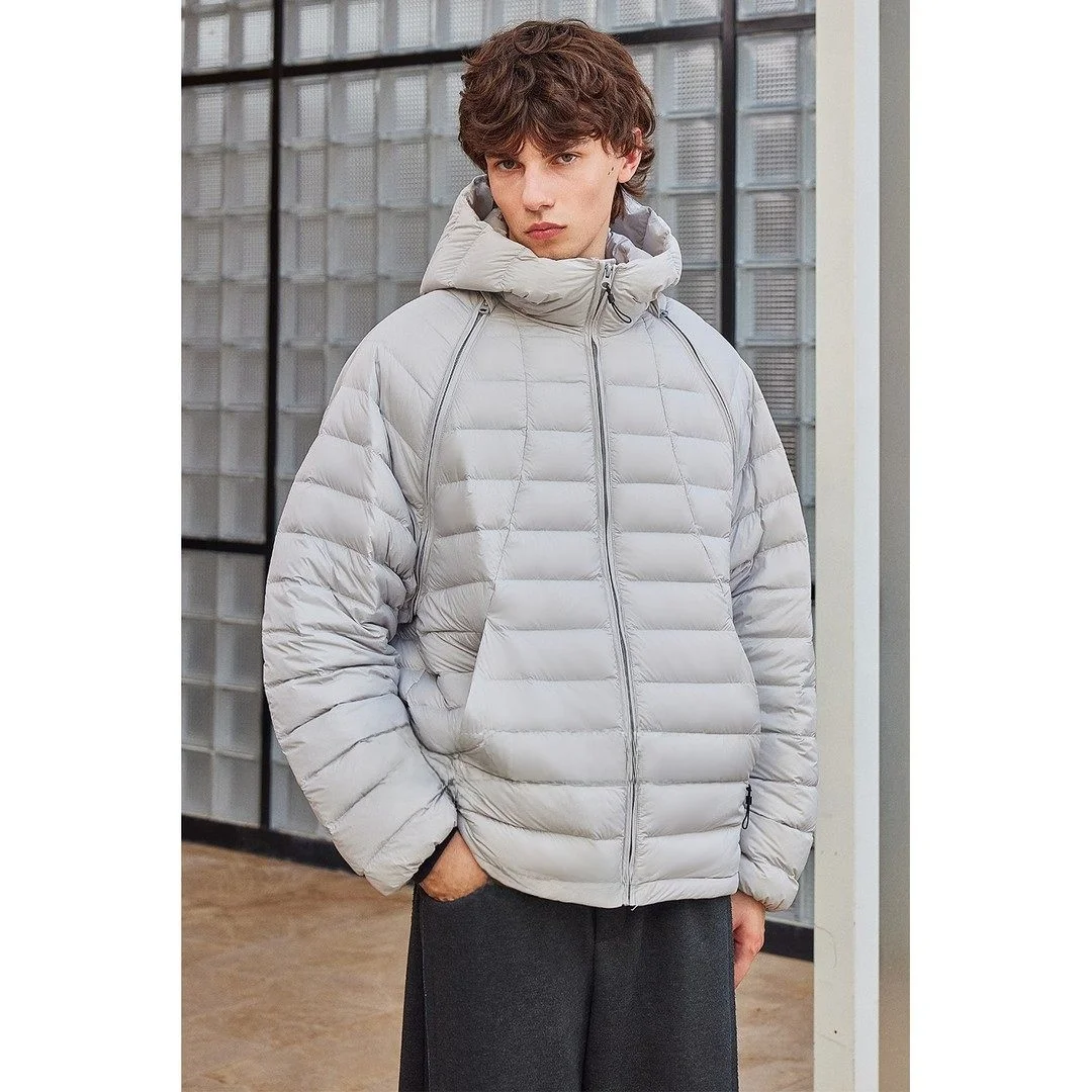 Мужская легкая куртка с капюшоном и наполнителем из 90% белого пуха, с отстегивающейся молнией, повседневная теплая верхняя одежда
Мужская легкая куртка с капюшоном и наполнителем из 90% белого пуха, с отстегивающейся молнией, повседневная теплая верхняя одежда