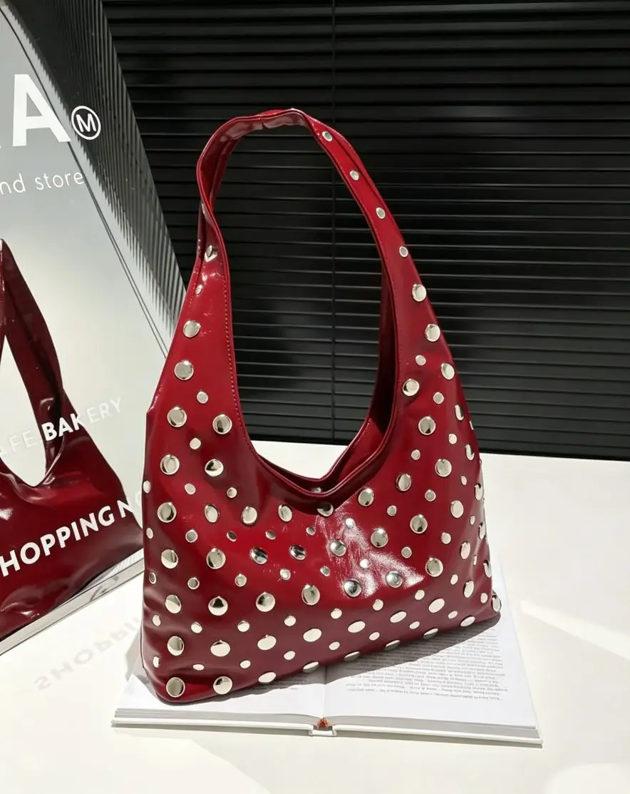 Rivet Decor Underarm Shoulder Bag Y2K Punk Solid Color Women Handbag Casual Daily Shoulder Purse
Rivet Decor Underarm Shoulder Bag Y2K Punk Solid Color Women Handbag Casual Daily Shoulder Purse