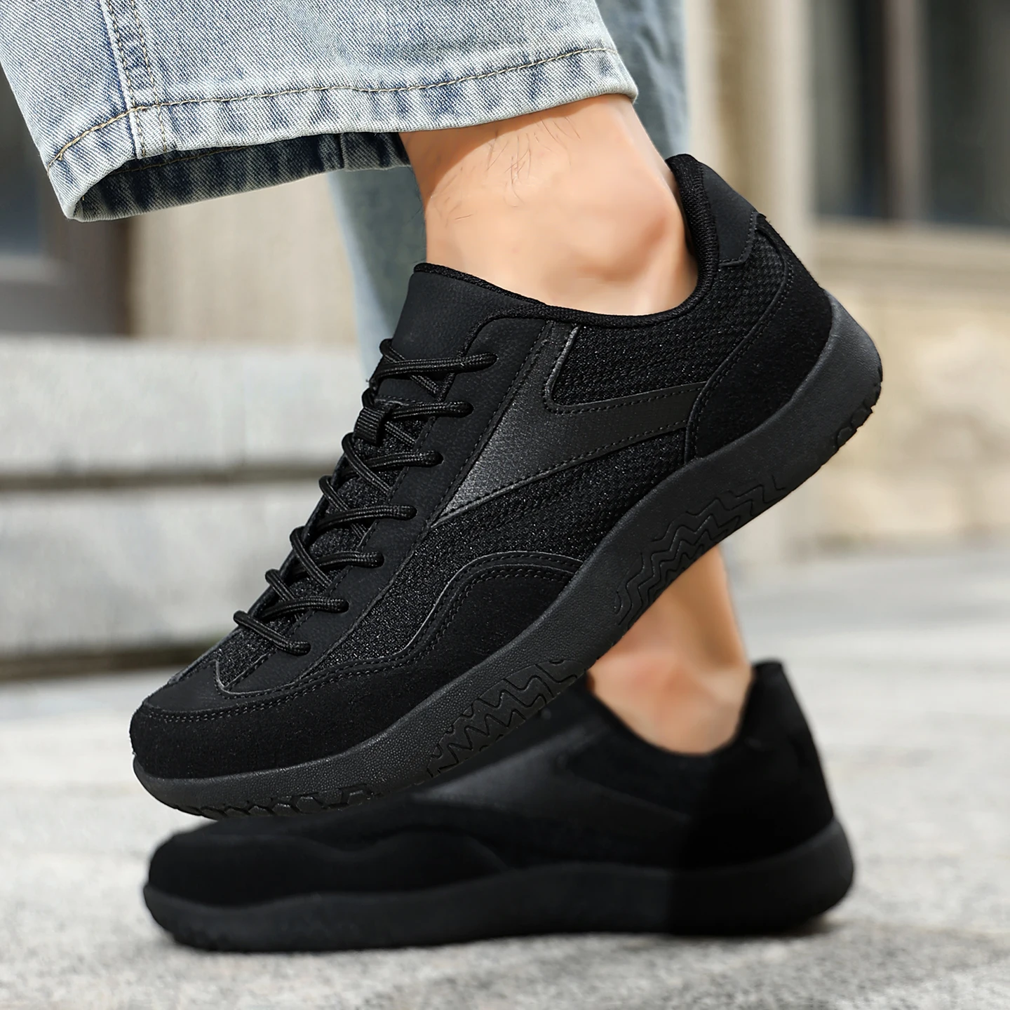 Men's retro breathable mesh casual sports shoes with anti slip rubber soles, daily walking board shoes
Men's retro breathable mesh casual sports shoes with anti slip rubber soles, daily walking board shoes