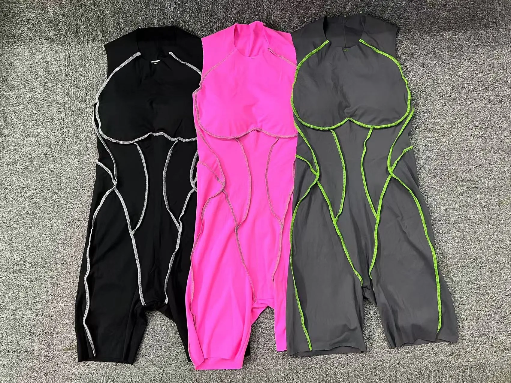 Новый нейлоновый женский боди для фитнеса и йоги, комплект для сращивания контрастного цвета, с открытым v-образным вырезом, цельные шорты, комбинезон для спортзала
Новый нейлоновый женский боди для фитнеса и йоги, комплект для сращивания контрастного цвета, с открытым v-образным вырезом, цельные шорты, комбинезон для спортзала