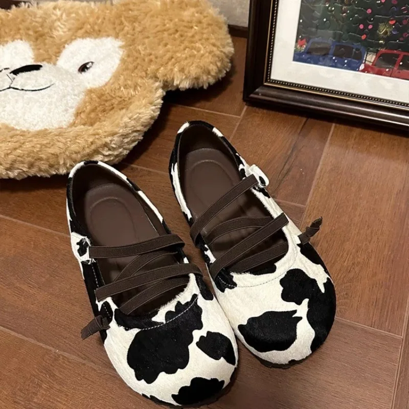 Flat-bottomed Shoes Women's 2025 Spring and Autumn New Retro Trend Comfortable Women's Shoes Fashion Mary Jane Shoes Sneaker
Flat-bottomed Shoes Women's 2025 Spring and Autumn New Retro Trend Comfortable Women's Shoes Fashion Mary Jane Shoes Sneaker