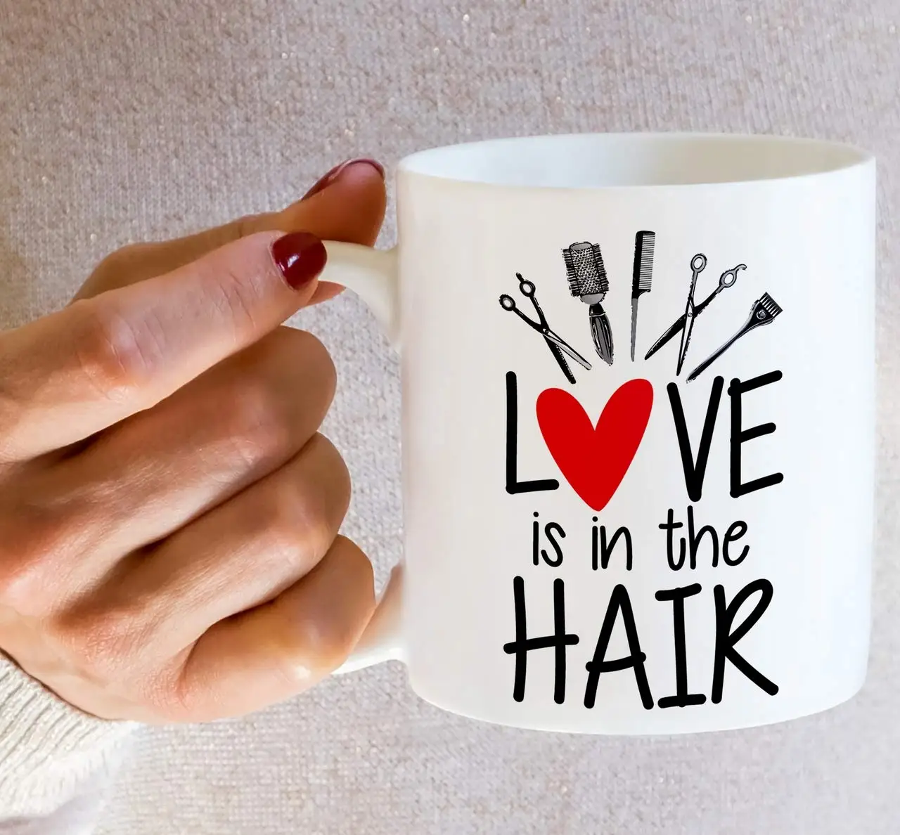 Парикмахерская Love Is in The Hair, керамическая кофейная кружка, забавный подарок на день рождения для друзей, коллег, братьев, сестер, мам
Парикмахерская Love Is in The Hair, керамическая кофейная кружка, забавный подарок на день рождения для друзей, коллег, братьев, сестер, мам