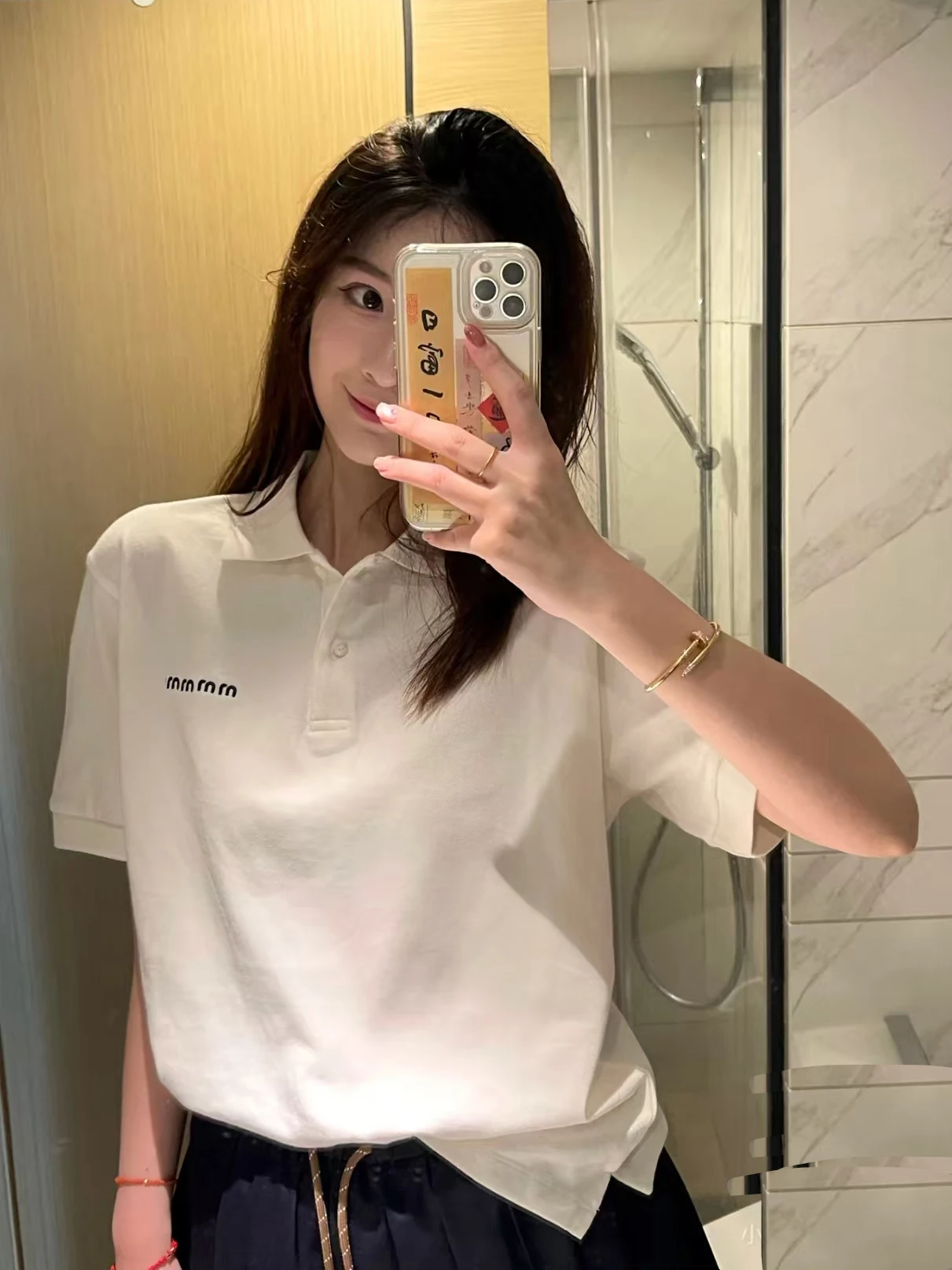 High-End ort-Sve Embroidered T-irt Miu Sle Summer Faion Women's Top Cotton Classic Pattern Slim Fit Henry Collar
High-End ort-Sve Embroidered T-irt Miu Sle Summer Faion Women's Top Cotton Classic Pattern Slim Fit Henry Collar
