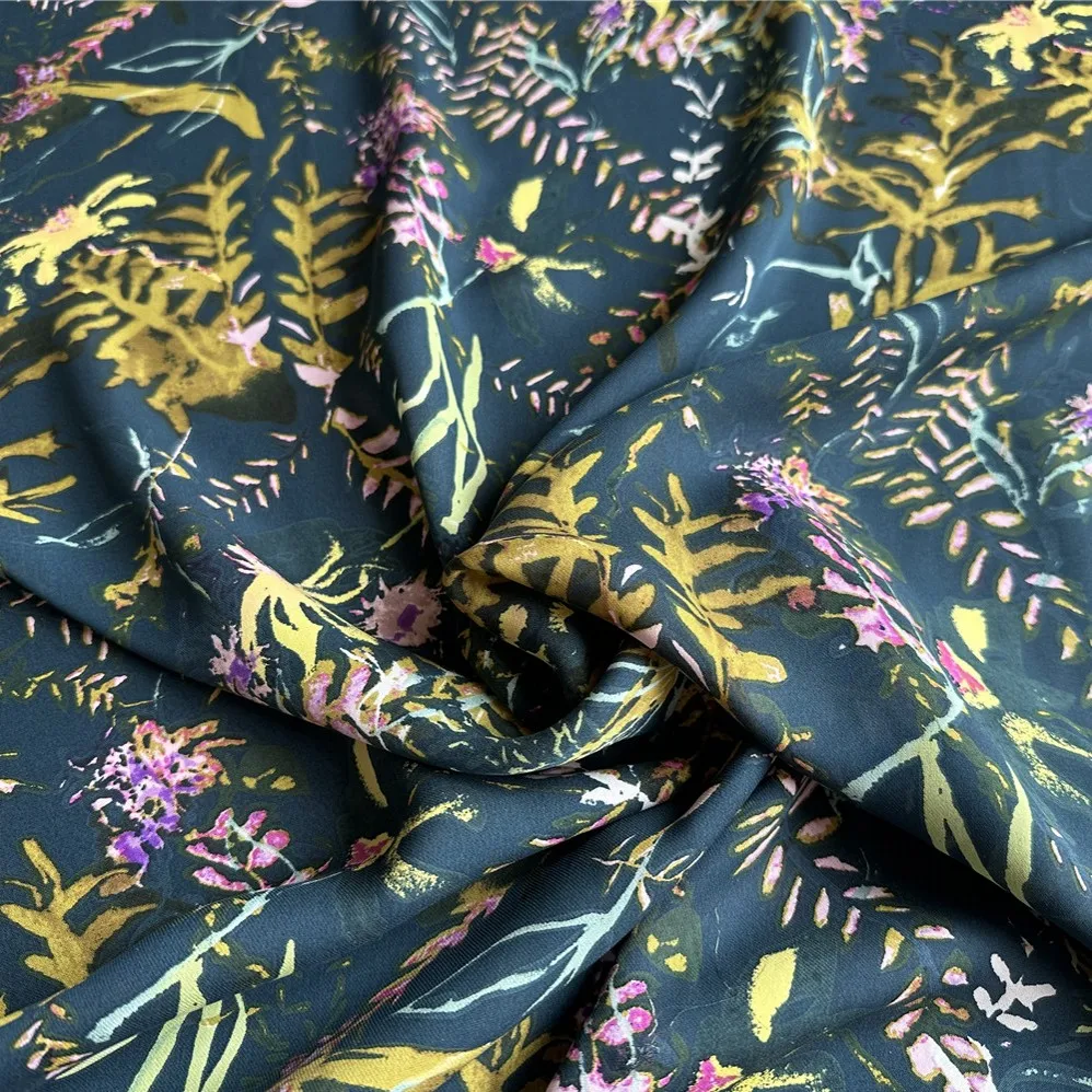 1 meter 100% Mulberry Silk 17 momme Silk Fabric Dark Blue Printed 138cm 54" wide by the yard JJ424
1 meter 100% Mulberry Silk 17 momme Silk Fabric Dark Blue Printed 138cm 54" wide by the yard JJ424