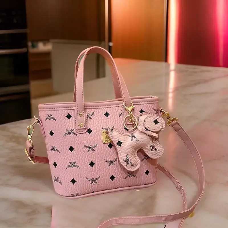 Высококачественная минималистичная большая сумка, однотонная кожаная женская сумка-шопер, элегантная пригородная сумка через плечо, винтажный парижский дизайн
Высококачественная минималистичная большая сумка, однотонная кожаная женская сумка-шопер, элегантная пригородная сумка через плечо, винтажный парижский дизайн