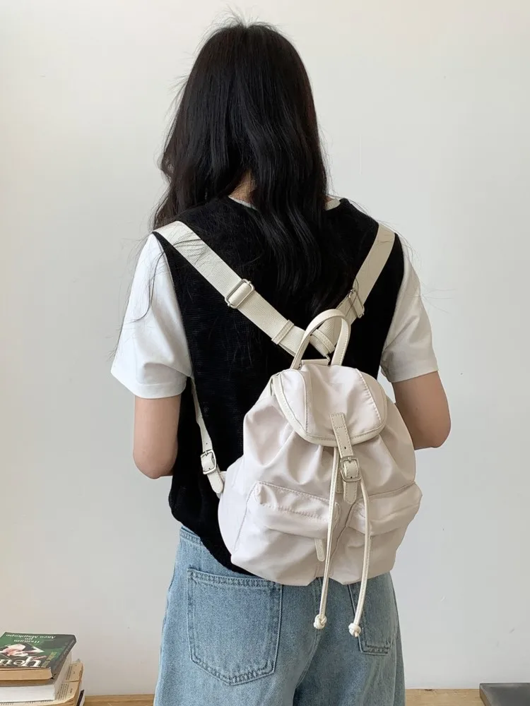 Fashion Nylon Backpack For Women 2025 New Summer Fashion Korean Large Capacity Travel College Student Bag Simple Casual Handbags
Fashion Nylon Backpack For Women 2025 New Summer Fashion Korean Large Capacity Travel College Student Bag Simple Casual Handbags