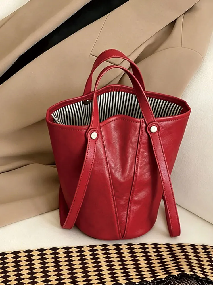 Red Large Capacity Wedding Bucket Bag Women's Bag Luxury Sensation Celebration New Bride Summer Single Shoulder Handbag
Red Large Capacity Wedding Bucket Bag Women's Bag Luxury Sensation Celebration New Bride Summer Single Shoulder Handbag