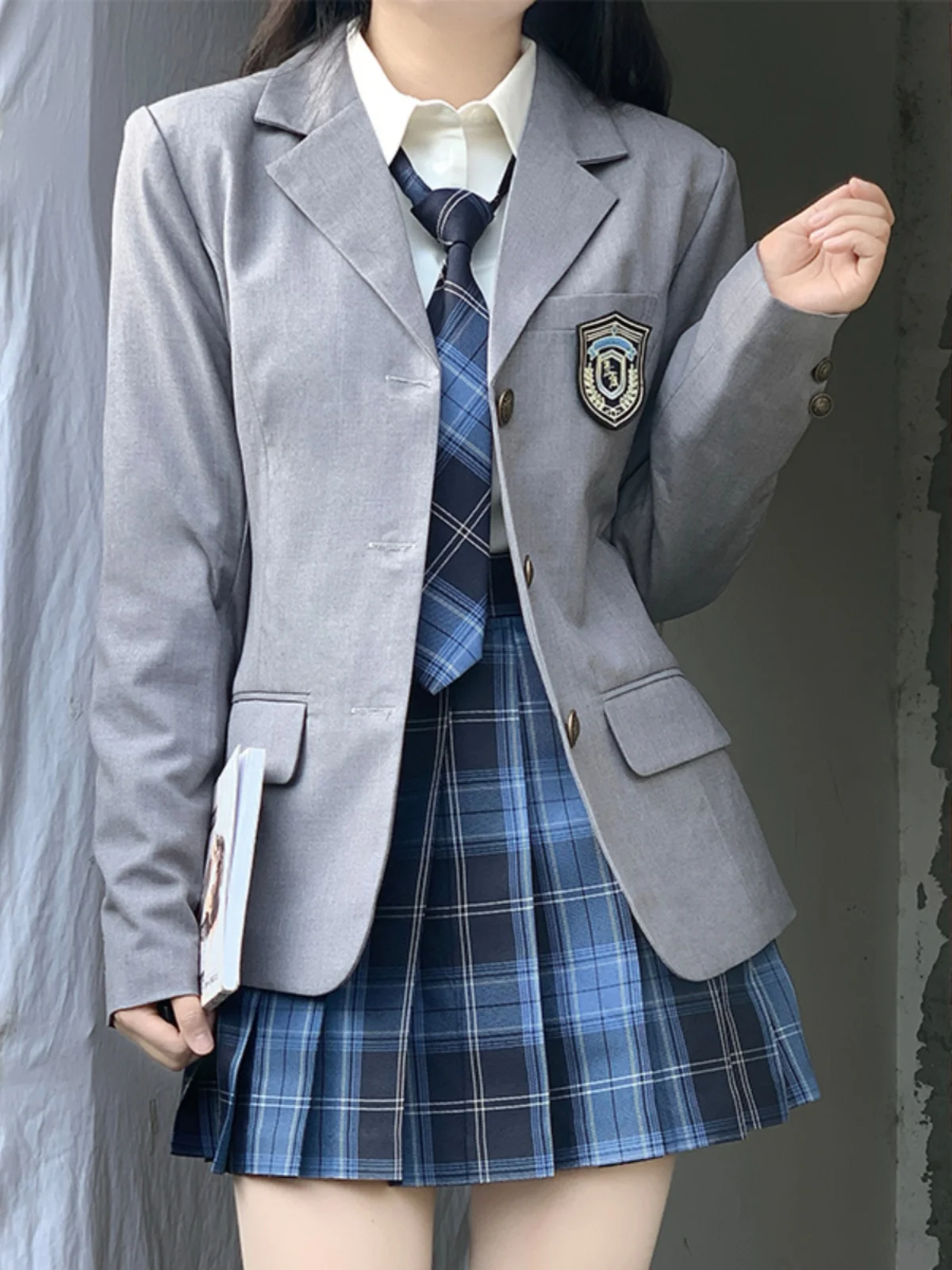 2024 Autumn Japanese Style JK Uniform Skirt Suit Set Middle School Student School Uniform Jacket Long Sleeve College Style
2024 Autumn Japanese Style JK Uniform Skirt Suit Set Middle School Student School Uniform Jacket Long Sleeve College Style