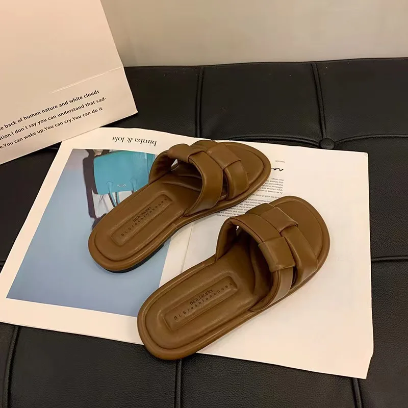 Women's Summer Outdoor Sandals Soft Bottom Flat Slippers Beach Casual Fashion Crystal Pad PVC Material Breathable Slip-On Shoes
Women's Summer Outdoor Sandals Soft Bottom Flat Slippers Beach Casual Fashion Crystal Pad PVC Material Breathable Slip-On Shoes