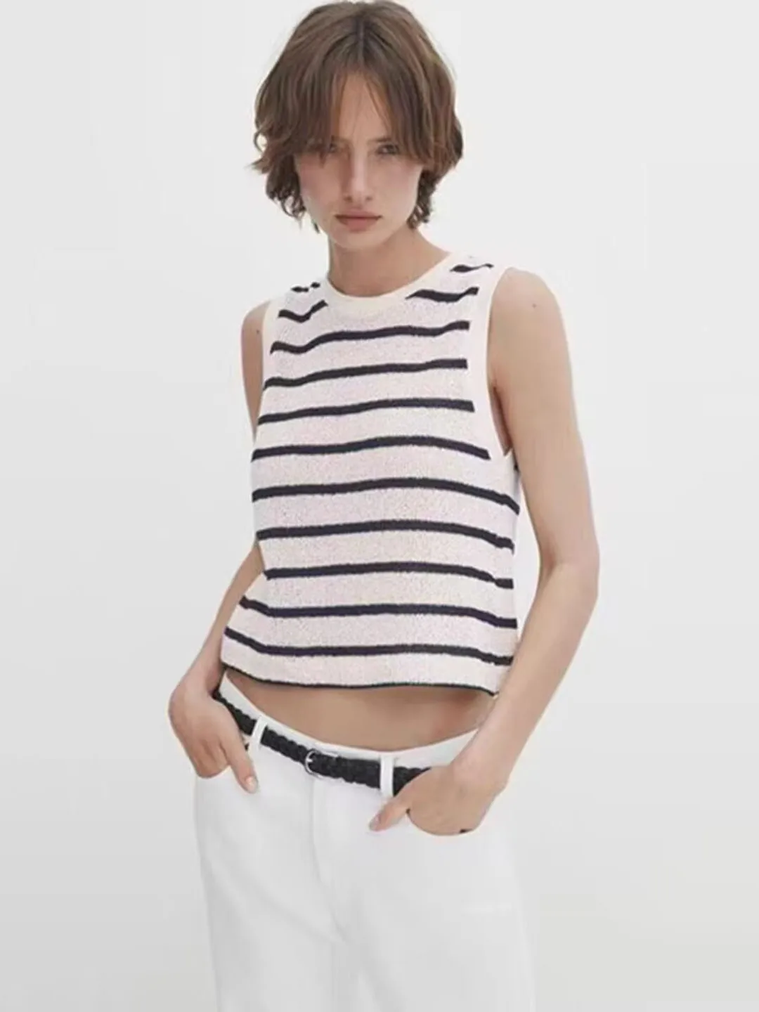 MD Women's Cotton Casual Stripe Top Comfortable Sleeveless Commute Vest Summer New Arrival Textured Fashionable Short Version
MD Women's Cotton Casual Stripe Top Comfortable Sleeveless Commute Vest Summer New Arrival Textured Fashionable Short Version