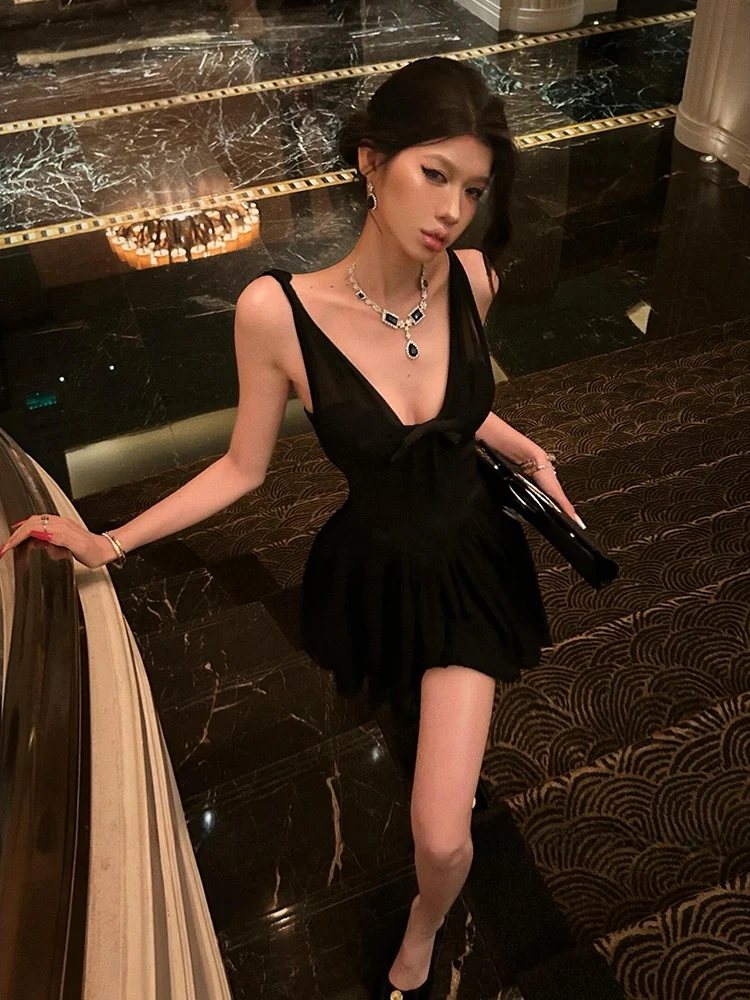 STAZF7 plus Size Sexy V-Neck Knot Short Skirt Women Spring Summer High Waist A-Line Dress City Commute Date Party
STAZF7 plus Size Sexy V-Neck Knot Short Skirt Women Spring Summer High Waist A-Line Dress City Commute Date Party
