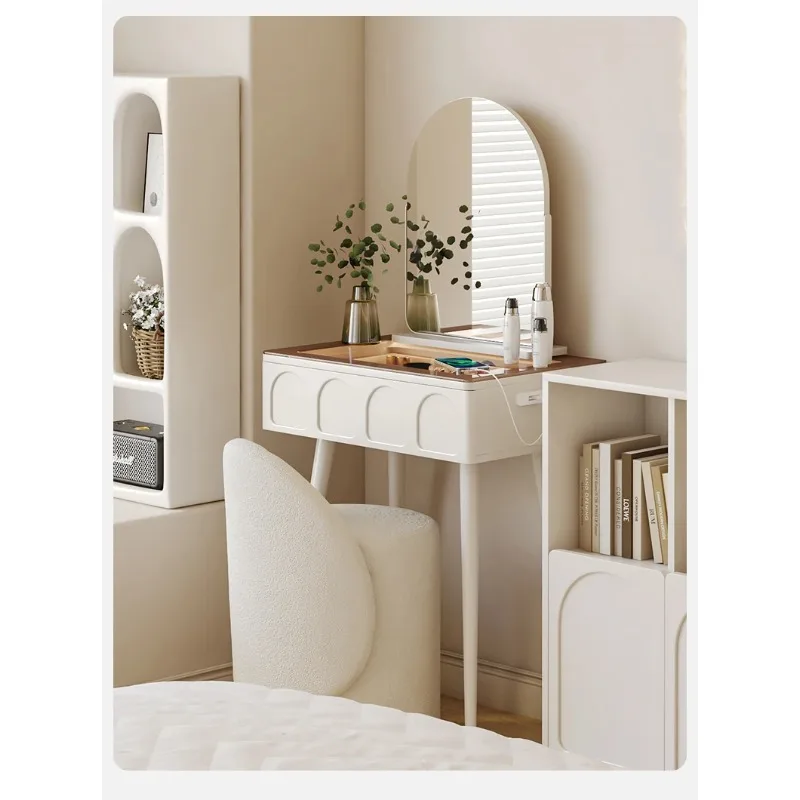 Cream wind dresser bedroom simple modern small master bedroom dressing table online celebrity dressing table 2023 new.
Cream wind dresser bedroom simple modern small master bedroom dressing table online celebrity dressing table 2023 new.