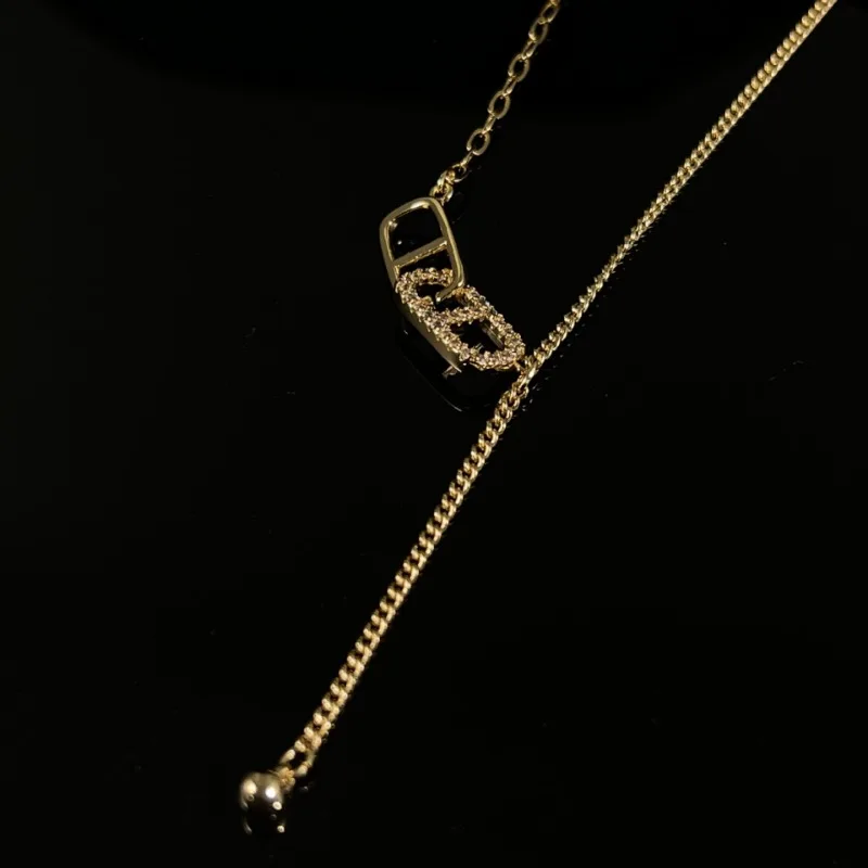 Summer New Light Luxury Ins Necklace Niche Design Pig Nose Plated 18k Gold Collarbone Chain Daily Versatile Neck Jewelry
Summer New Light Luxury Ins Necklace Niche Design Pig Nose Plated 18k Gold Collarbone Chain Daily Versatile Neck Jewelry