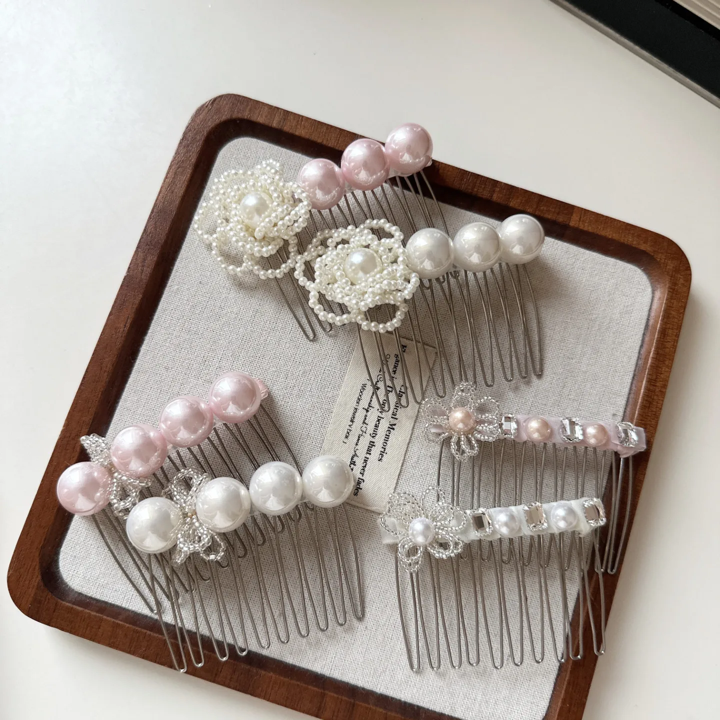 Pearl Bow Flower Hair Comb Non Slip for Bangs and Flyaway Elegant Soft Cute Princess Style Everyday Hair Accessory
Pearl Bow Flower Hair Comb Non Slip for Bangs and Flyaway Elegant Soft Cute Princess Style Everyday Hair Accessory