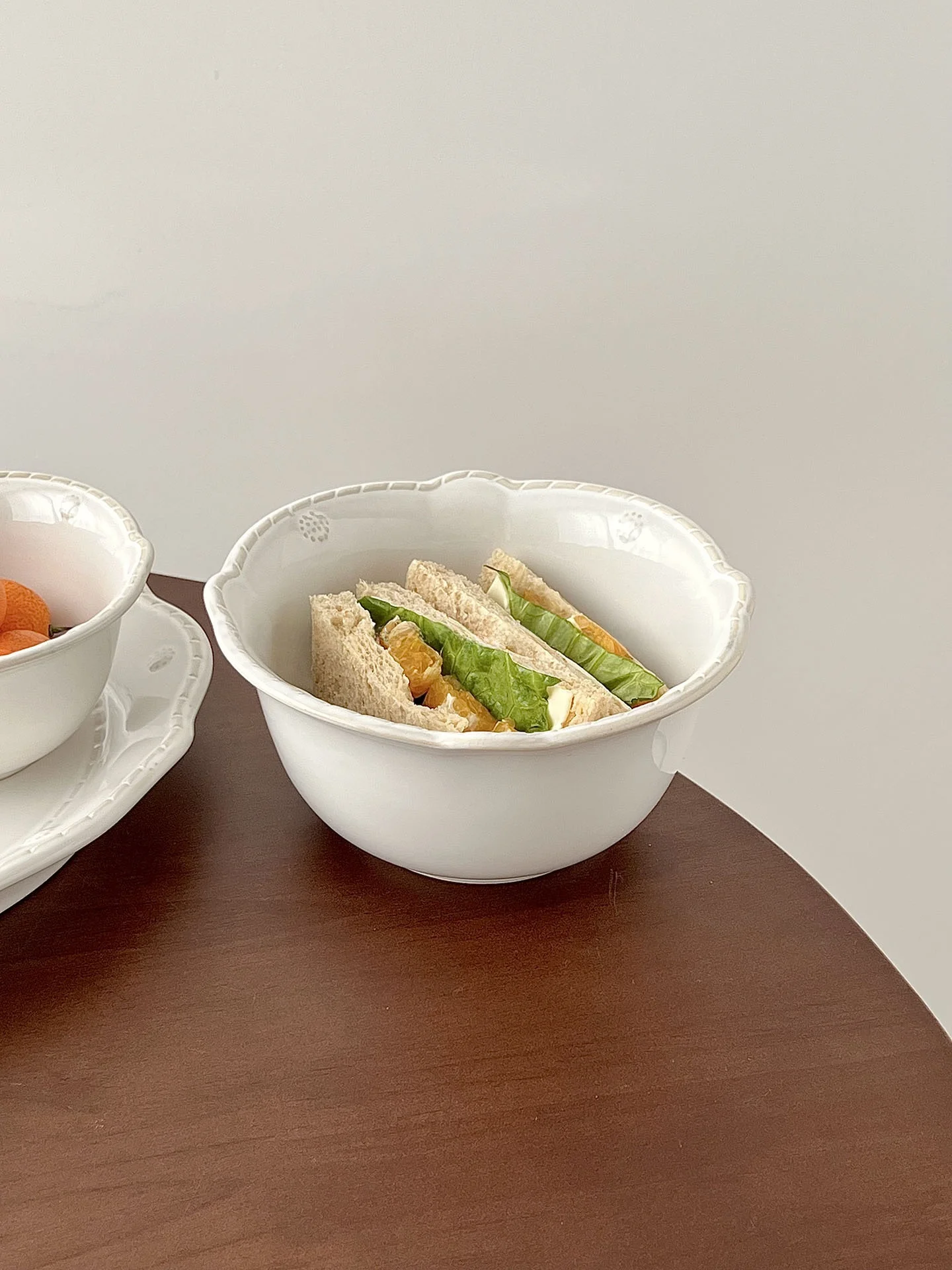 Japanese Style Ceramic Bowl with Glaze Rice Bowl High Aesthetic Value for Home Use Commercially Available round Shape
Japanese Style Ceramic Bowl with Glaze Rice Bowl High Aesthetic Value for Home Use Commercially Available round Shape