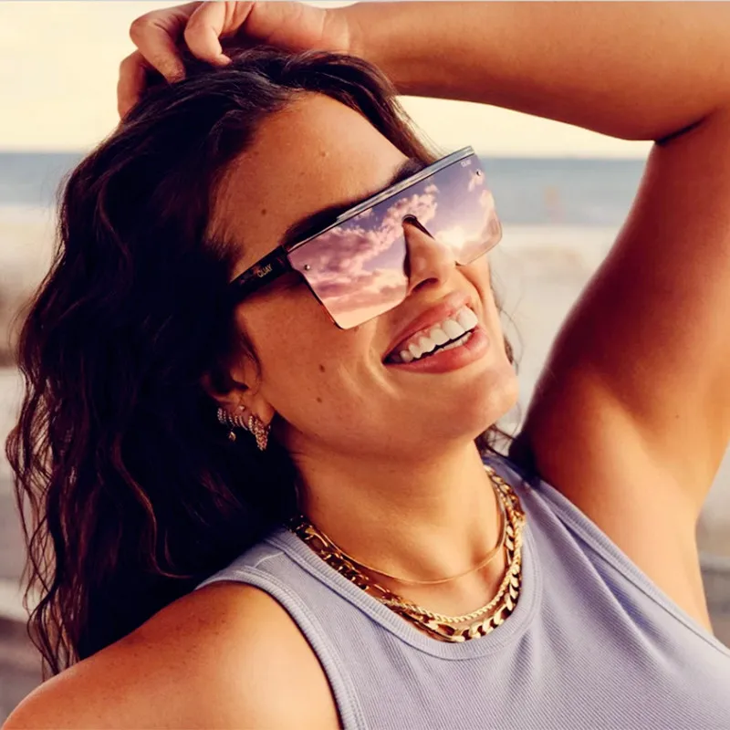 Vintage Oversized Sunglasses Women Fashion Quay Brand Design Flat Top Sun Glasses for Women Traveling HINDSIGHT Shades Uv400
Vintage Oversized Sunglasses Women Fashion Quay Brand Design Flat Top Sun Glasses for Women Traveling HINDSIGHT Shades Uv400