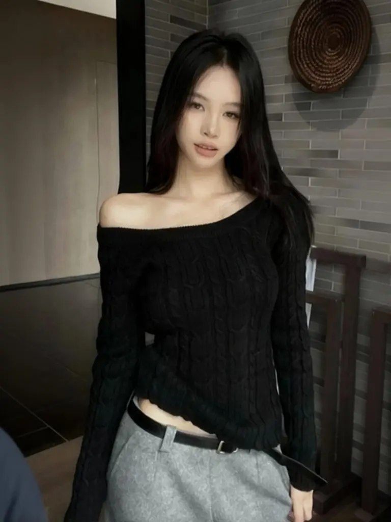 Vintage Long Sleeve Off Shoulder Knit Sweater Women Twist Basic Pullover Pulls Slim Fit Top Vintage Clothing One Shoulder
Vintage Long Sleeve Off Shoulder Knit Sweater Women Twist Basic Pullover Pulls Slim Fit Top Vintage Clothing One Shoulder