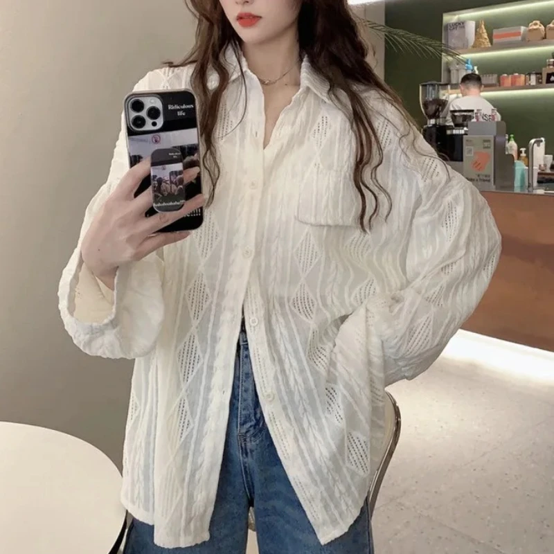 Korean Turn-down Collar Shirt Women Loose Vintage Leisure Hollow Out Design Long-sleeve Pocket Solid Simple Office Ladies Design
Korean Turn-down Collar Shirt Women Loose Vintage Leisure Hollow Out Design Long-sleeve Pocket Solid Simple Office Ladies Design